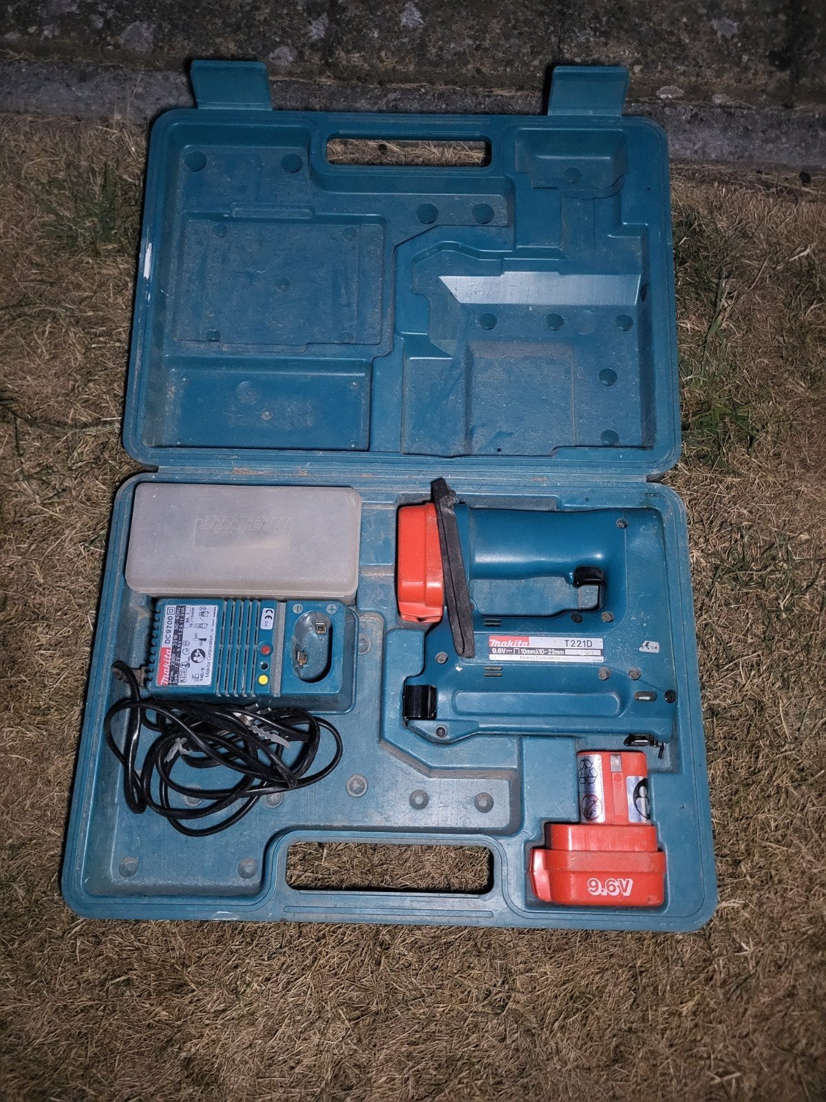 nietmachine Makita, Doe-het-zelf en Bouw, Gereedschap | Boormachines, Ophalen of Verzenden
