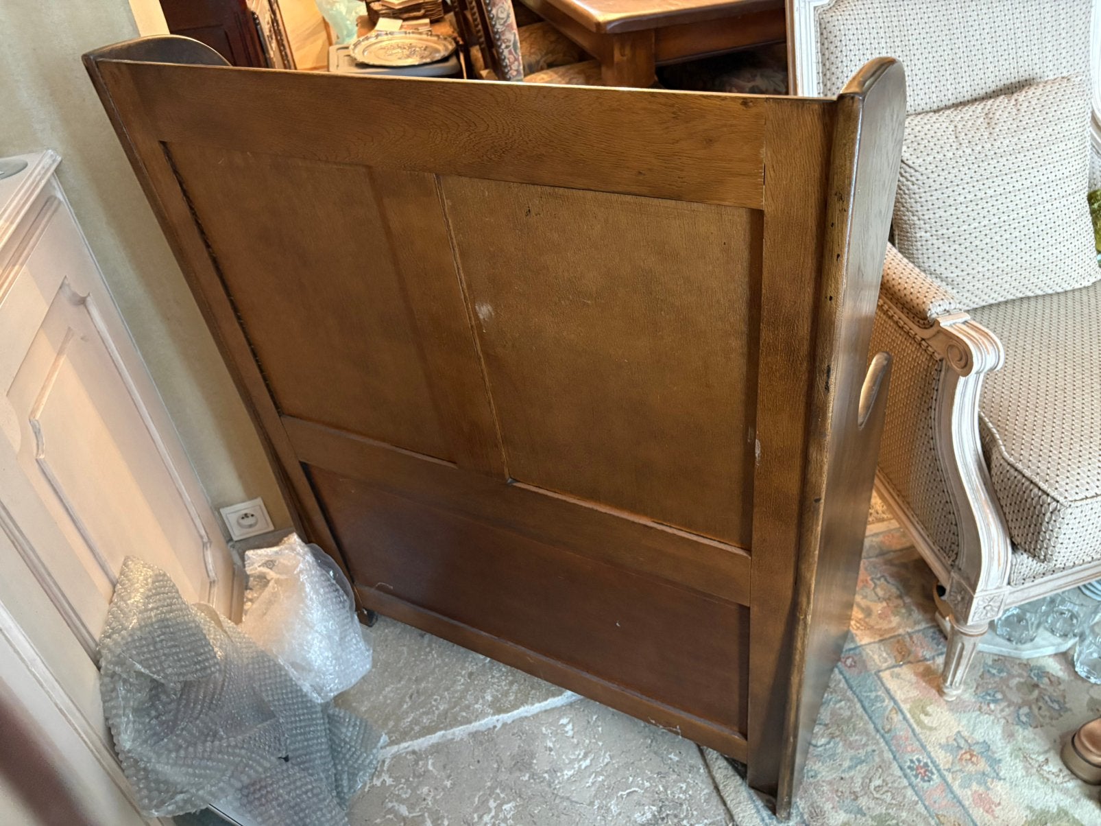 Houten bank met ingebouwde koffer, Ophalen
