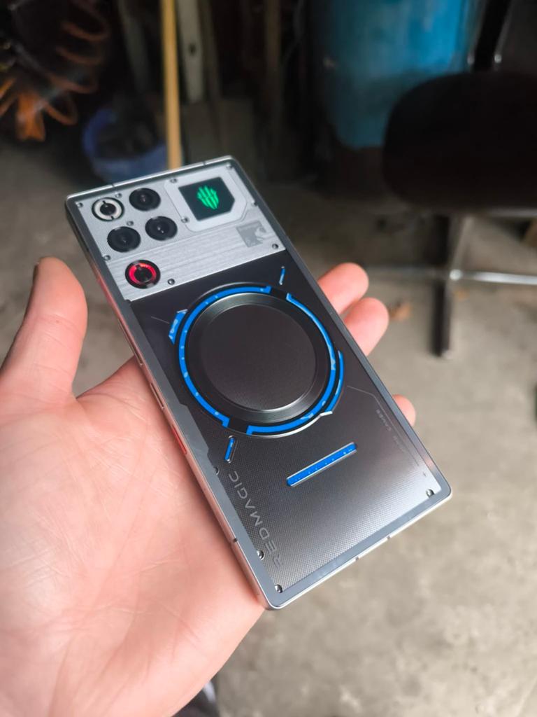 Vends ou échange pack Redmagic 11 PRO 16go 512go 900€ FIXE, Télécoms, Téléphonie mobile | Marques Autre, Classique ou Candybar