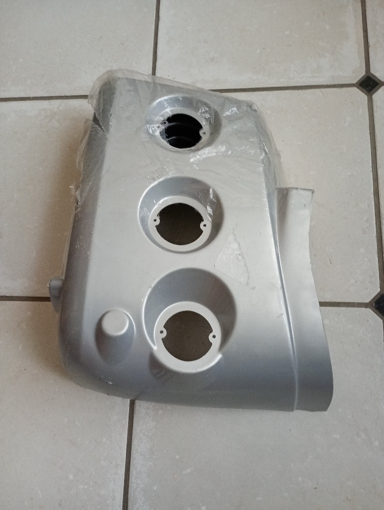 ANGLE DE PARE CHOC ARRIERE Gauche Trigano - GRIS, Ophalen, Nieuw