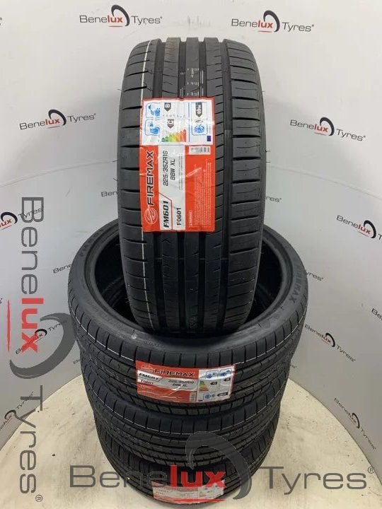NIEUW 225/35ZR19 225/35R19 225/35 ZR19 R19 225/35/19 2253519, -, -, Nieuw, Band(en)