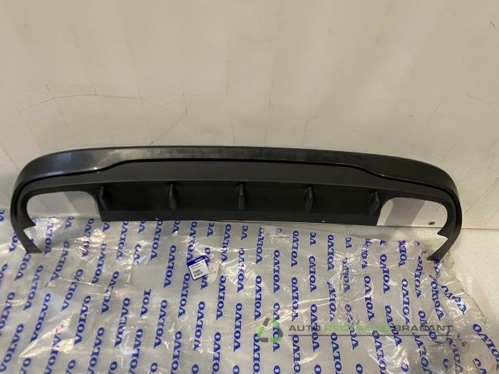Diffuseur pare-choc arrière d'un Volvo V40, -, 3 mois de garantie, -, -