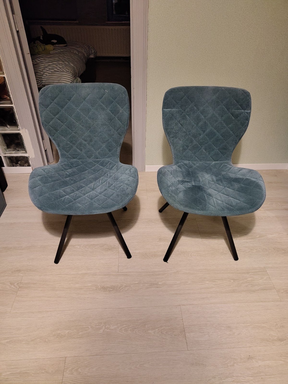 2 stoelen groen, goede staat, Huis en Inrichting, Ophalen