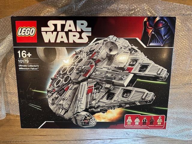 Set Lego UCS 10179-1 Millenium Falcon, Enfants & Bébés, Jouets | Duplo & Lego, Neuf, Lego, Ensemble complet, Complet, Accessoires inclus