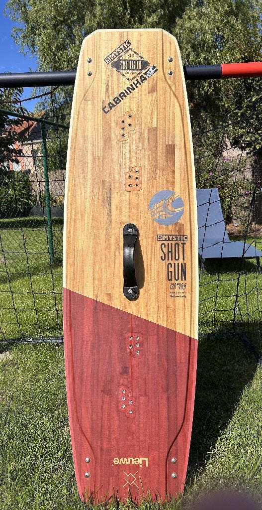 Lieuwe Shotgun 136x40.5 – 1 seule saison d'utilisation, Sports nautiques & Bateaux, Kitesurf, Double astuce, Enlèvement ou Envoi