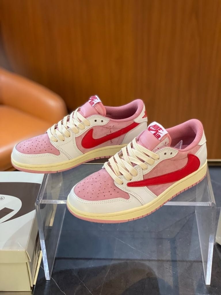Nike Air Jordan 1 Low Travis Scott Shy Pink & Tropical Pink, Envoi, Neuf, Autres couleurs, Baskets