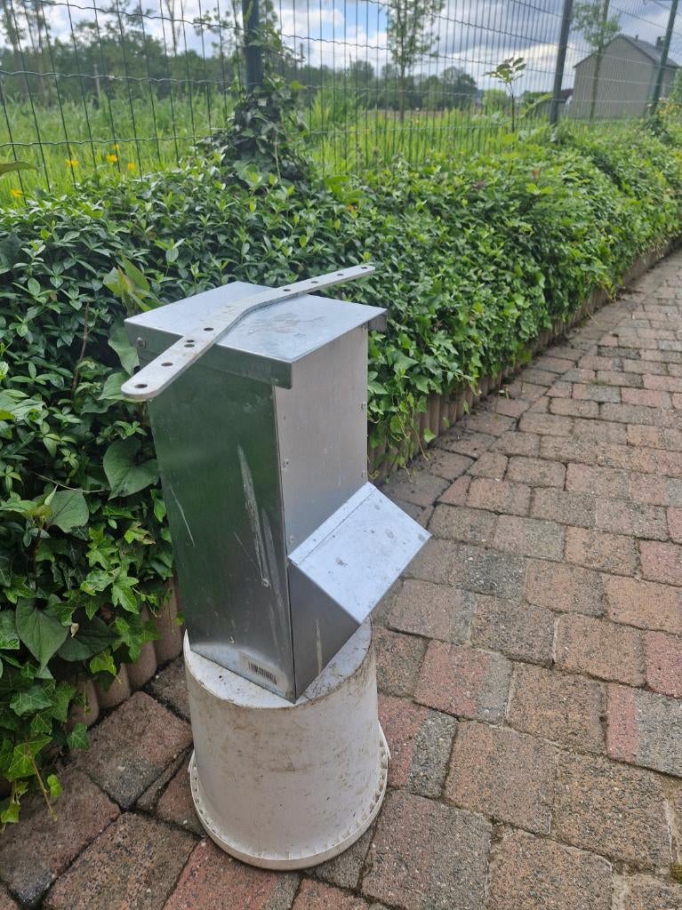 mangeoire à poulets, Enlèvement, Comme neuf