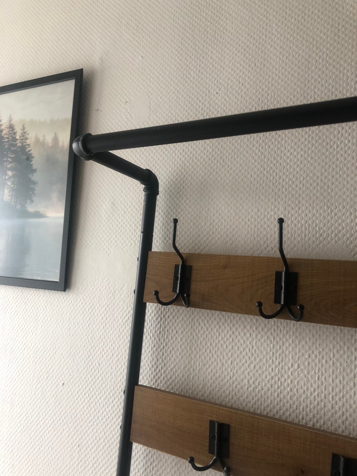 halmeubel met kapstok, Huis en Inrichting, Woonaccessoires | Kapstokken, Ophalen, Zo goed als nieuw, Staande kapstok, 150 tot 200 cm