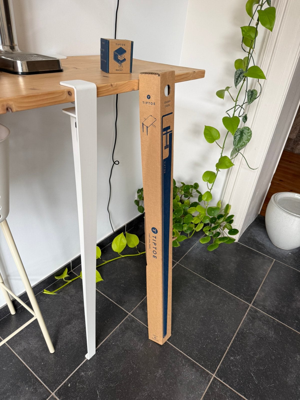 Pieds et supports muraux de Tiptoe, Enlèvement, Utilisé