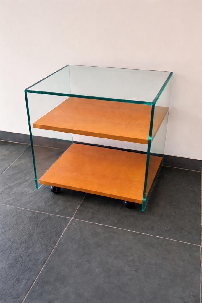 Design glazen tv/meubel / hifi kastje op wieltjes, Ophalen, Zo goed als nieuw