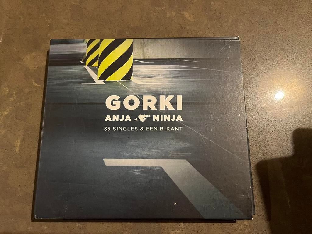 2 CD Gorki - Anja Loves Ninja (35 Singles & Een B-Kant), Ophalen of Verzenden, Zo goed als nieuw, Pop, Boxset