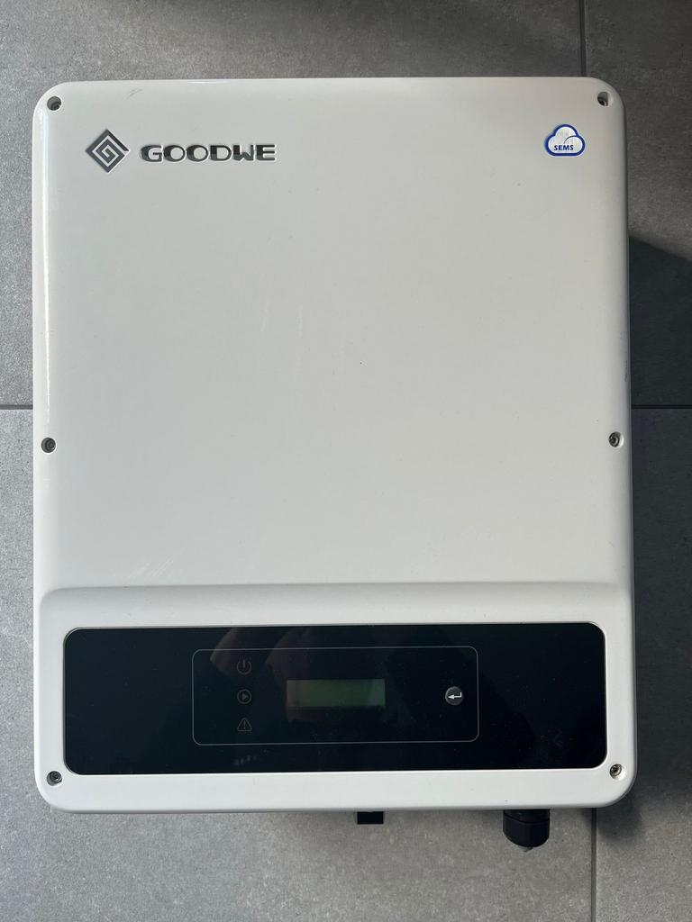 Omvormer zonnepanelen, Ophalen, Zo goed als nieuw