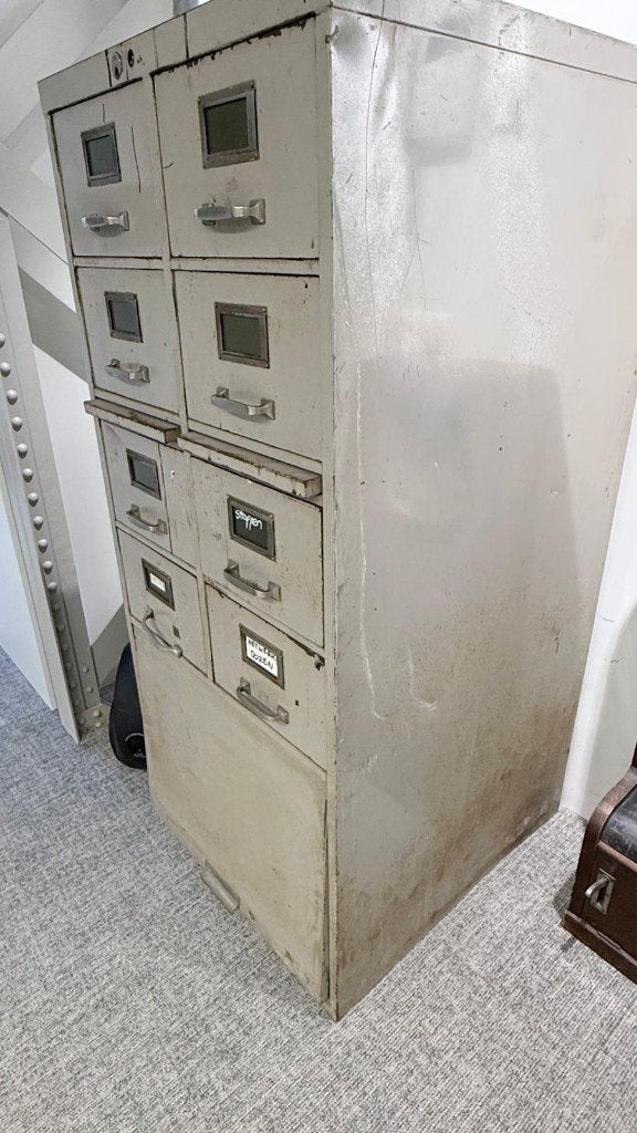 Oude industriële dossierkast – zwaar en echte vintage, Huis en Inrichting, Ophalen, Gebruikt, 5 laden of meer, Industrieel, vintage