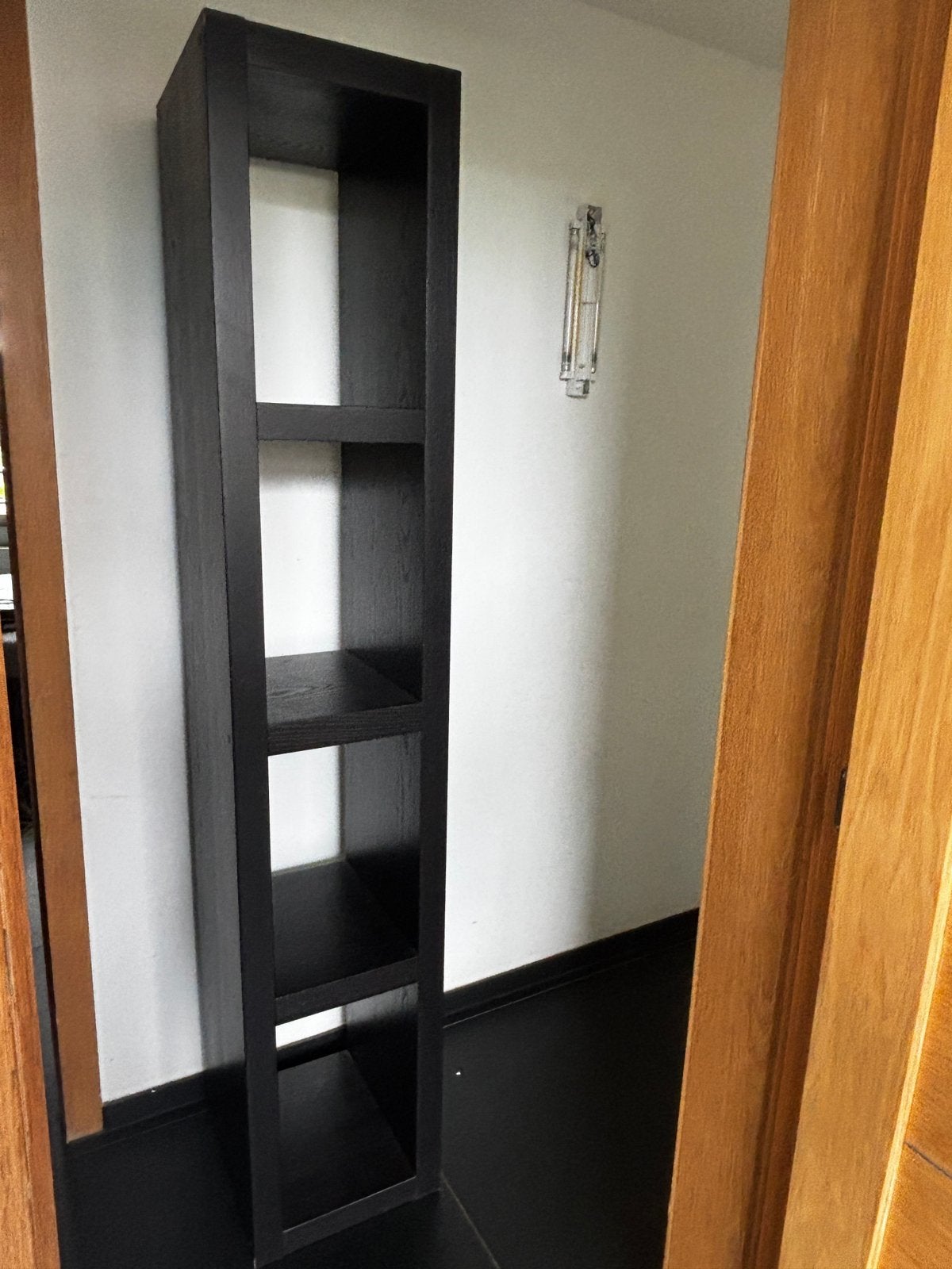 Hoge smalle etaleerkast / vitrinekast – 190 cm, Huis en Inrichting, Ophalen, Gebruikt
