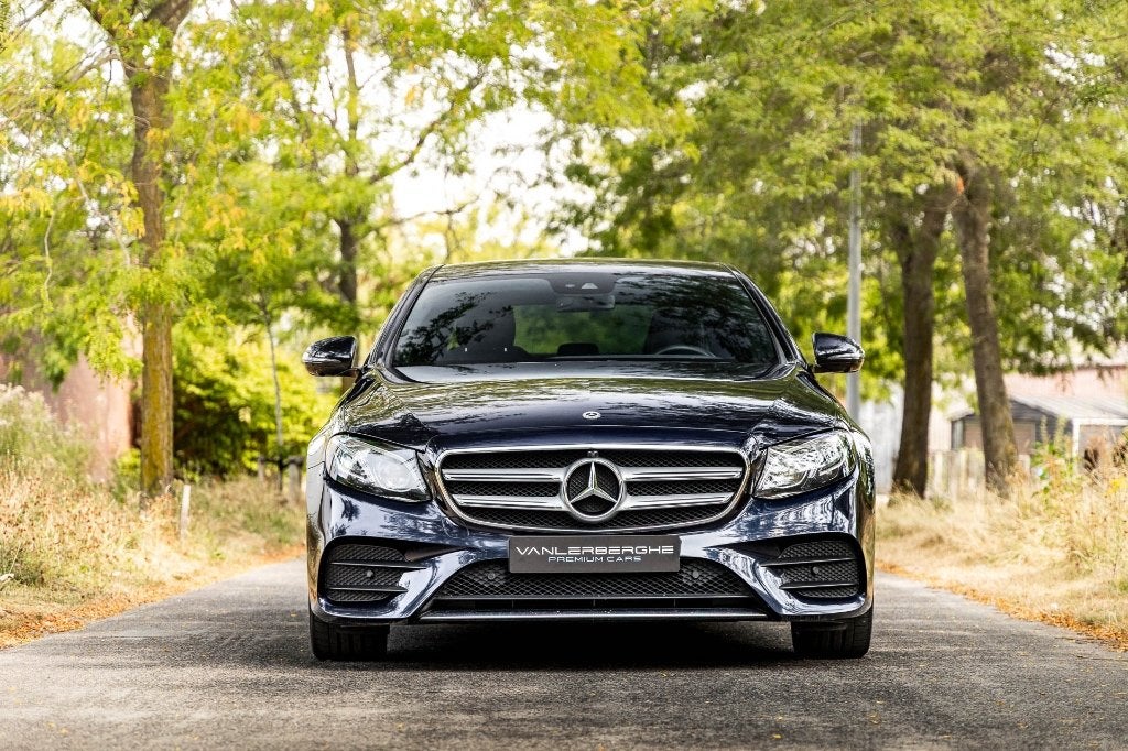 Mercedes E200d AMG Berline * 360 * Widescreen * Nappe Leder, Auto's, Automaat, Dealer onderhouden, Achterwielaandrijving, 4 cilinders