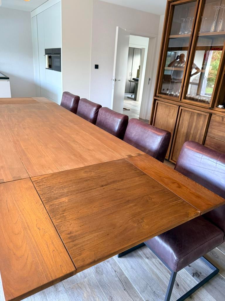 Dbodhi massieve teaktafel in nieuwstast , 6 tot 12 personen, Ophalen, Zo goed als nieuw