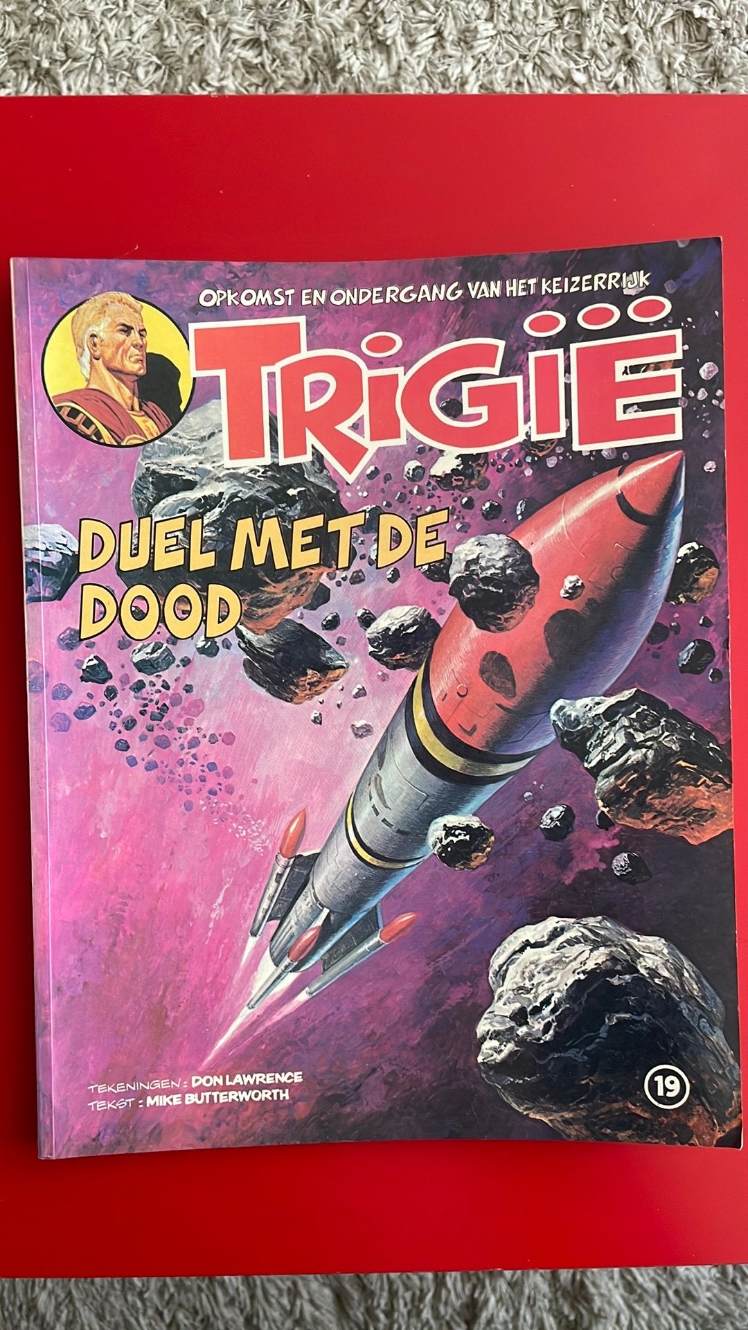 Trigië 19 Duel met de dood, Boeken, Ophalen of Verzenden, Gelezen
