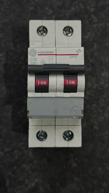Disjoncteur Vynckier 2P C32 — 32A — E32 — Réf. 32120, Bricolage & Construction, Enlèvement ou Envoi, Comme neuf, Autres marques