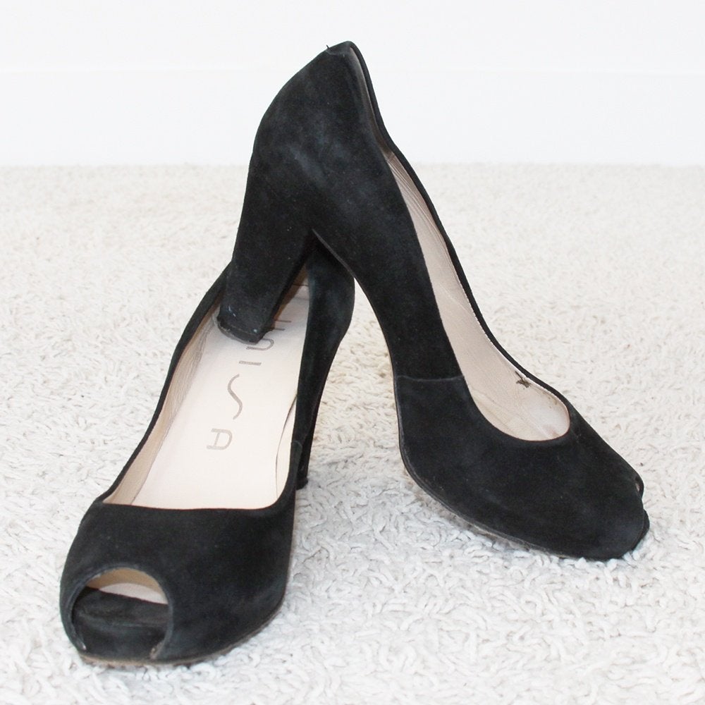 Mooie Suede Unisa Pumps (Maat 38) € 35,-, Kleding | Dames, Pumps, Zwart, Ophalen of Verzenden, Zo goed als nieuw