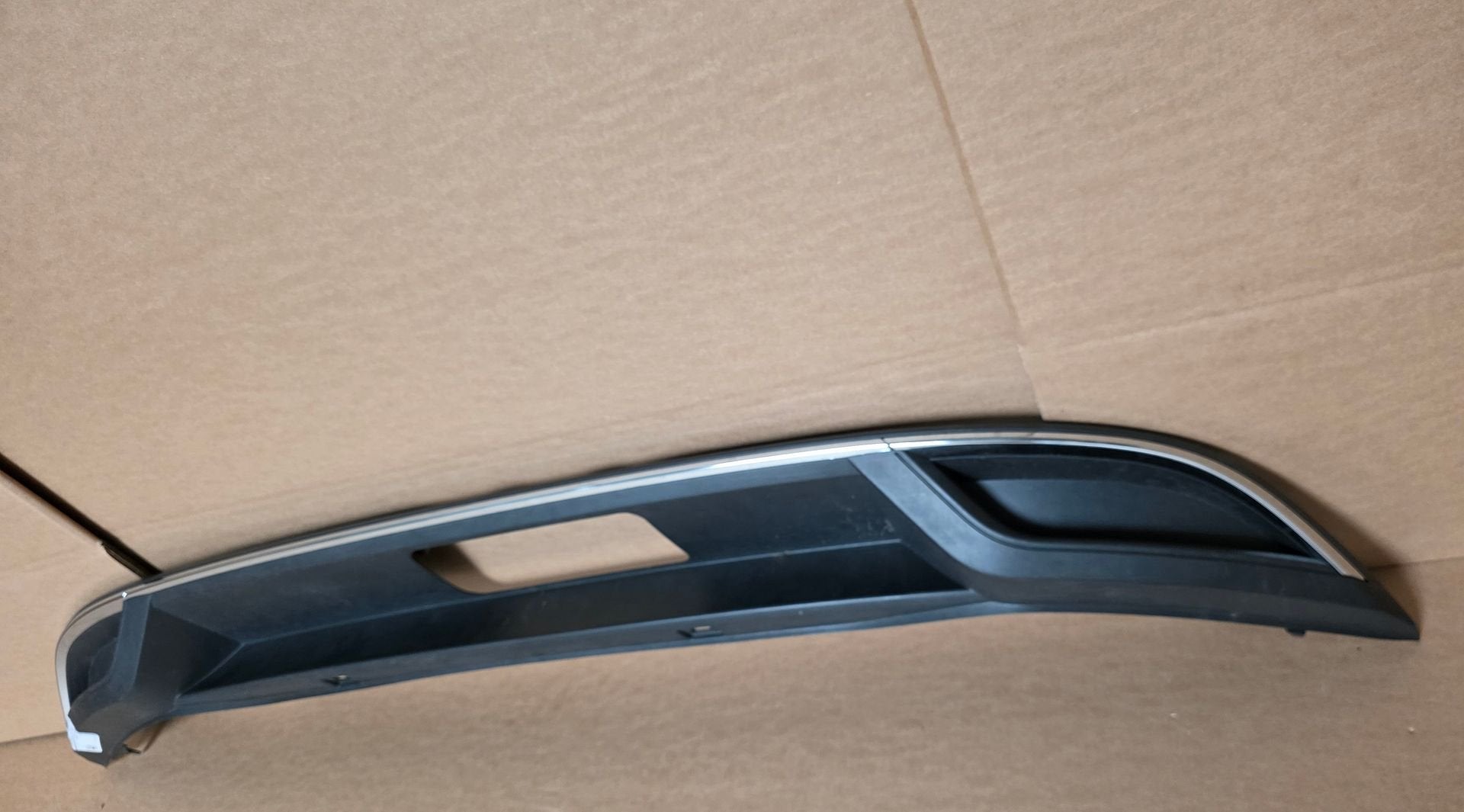 Diffuser VW Golf 7 VII 7.5 ORIGINEEL CHROOM 5G6807568R 2017, Autos : Pièces & Accessoires, Arrière, -, Origine de la pièce connue