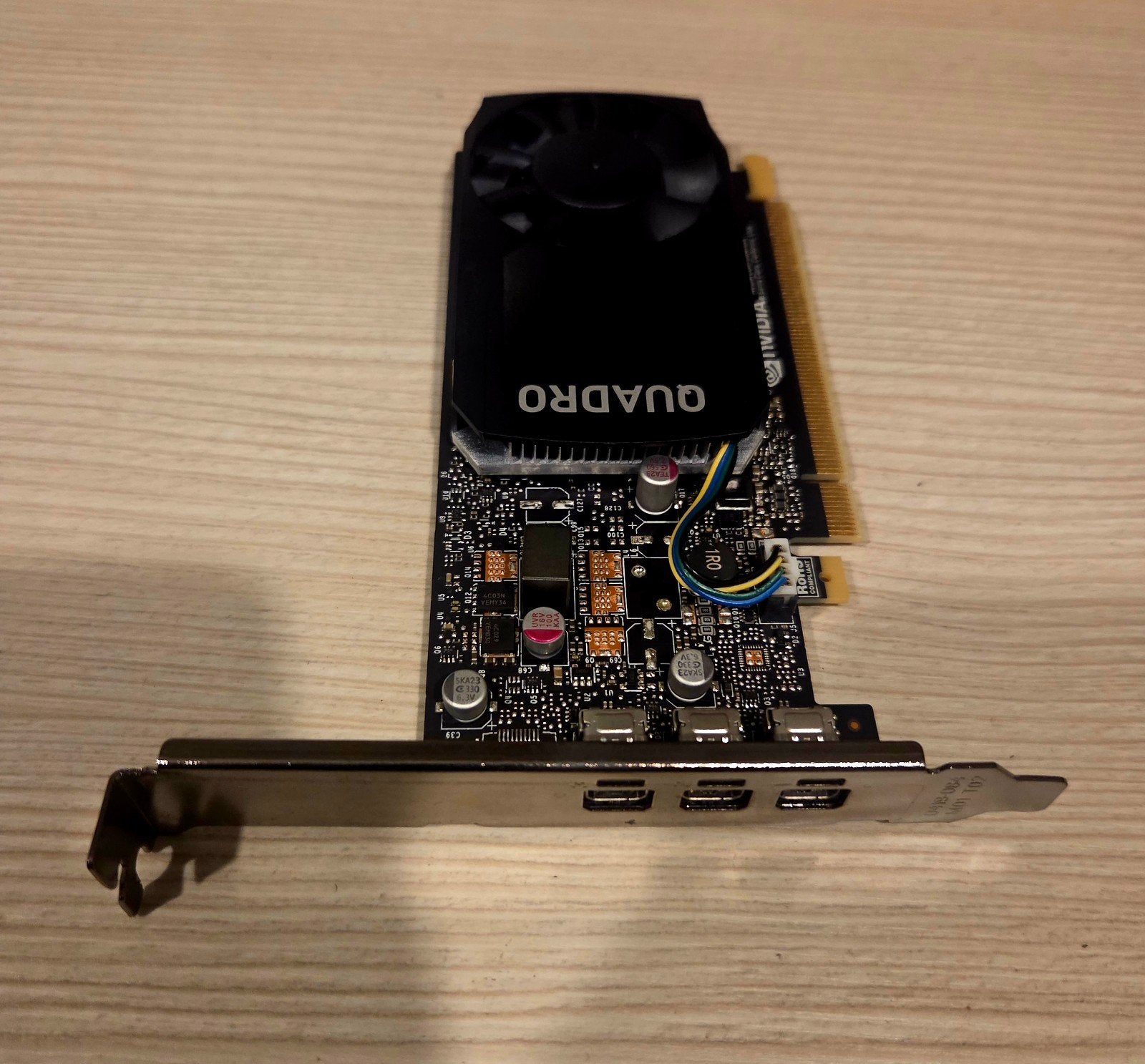 Nvidia Quadro P400, Informatique & Logiciels, Cartes vidéo, Enlèvement ou Envoi, Comme neuf, GDDR5, Nvidia