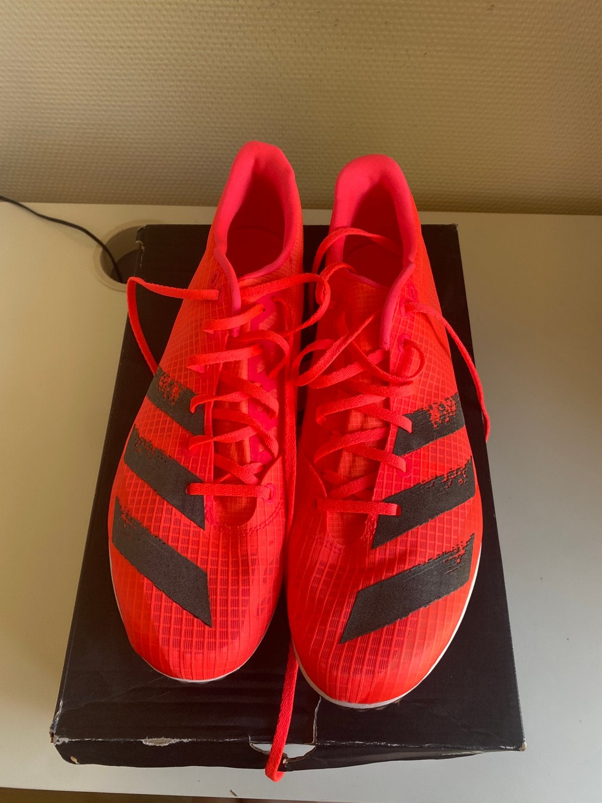 Distancestar adidas, Sport en Fitness, Loopsport en Atletiek, Ophalen, Zo goed als nieuw, Spikes, Adidas
