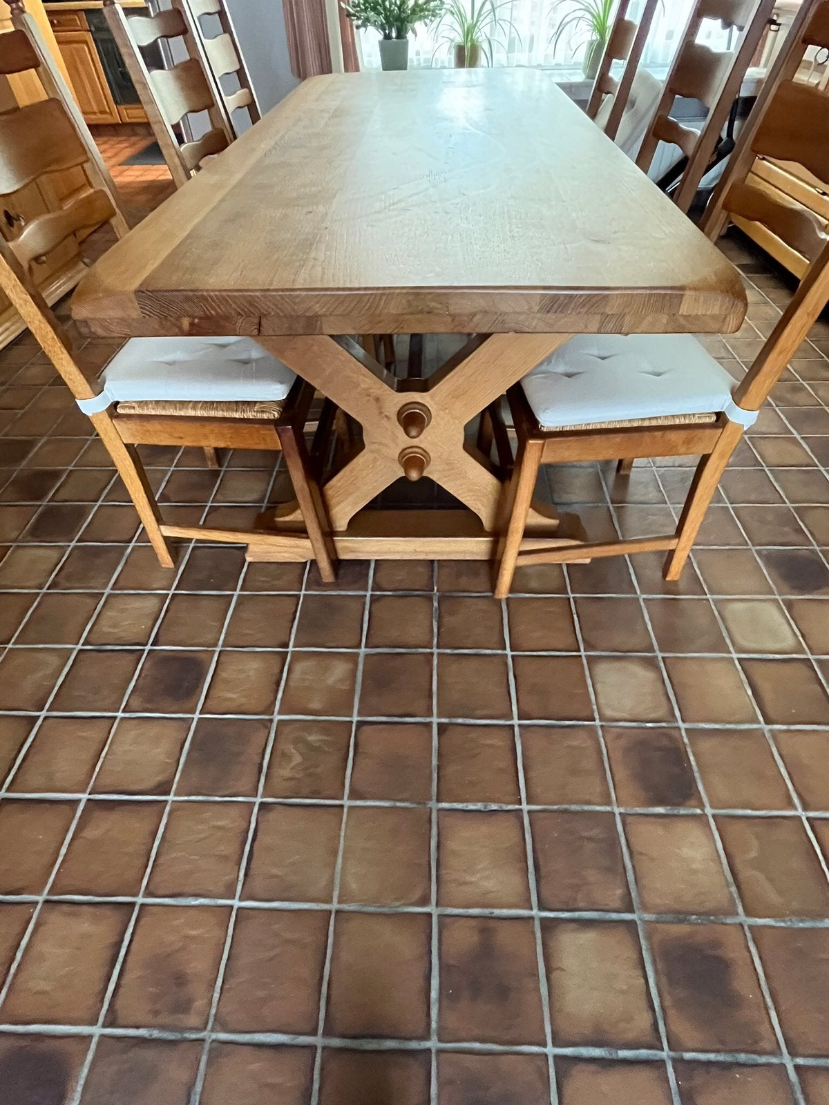 Masief eikhouten eettafel en 6 stoelen, Huis en Inrichting, Ophalen, Zo goed als nieuw, 4 tot 6 stoelen