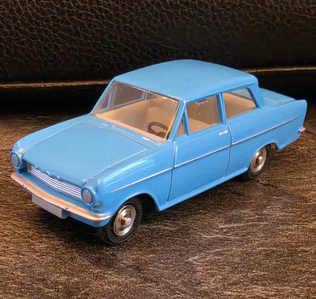 Dinky Toys Atlas Editions OPEL KADETT 540, Hobby en Vrije tijd, Ophalen of Verzenden, Zo goed als nieuw, Auto, Dinky Toys