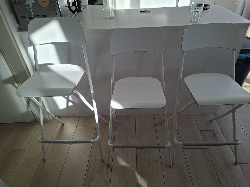 Three IKEA folding bar stools, Enlèvement ou Envoi
