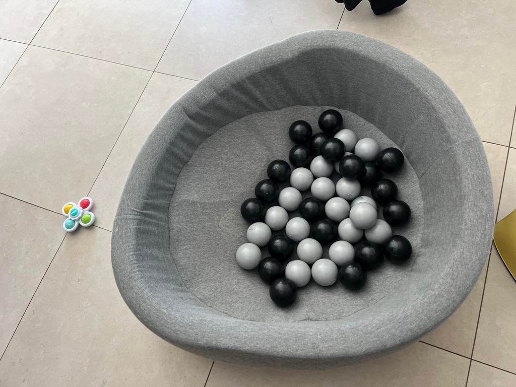 Piscine a ballon pour bebe, Enlèvement, Comme neuf
