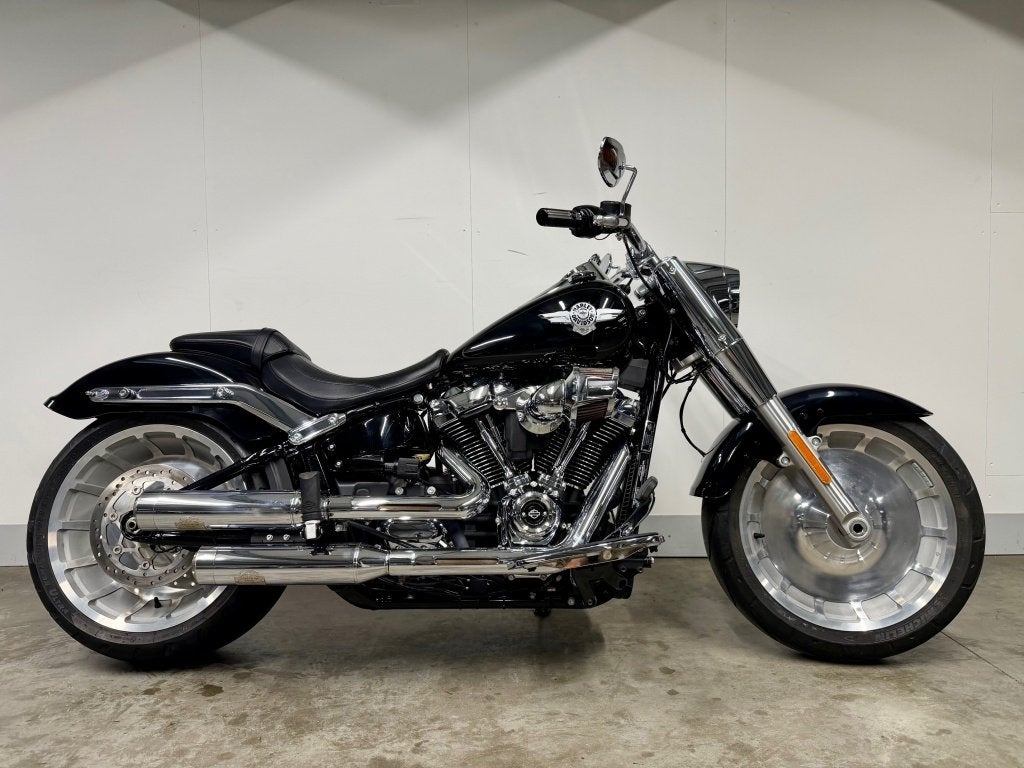 Harley-Davidson SOFTAIL FLFBS FAT BOY MET ELEKTRONISCH REGEL, Motoren, Harley-Davidson, Customerservices@harley‑davidson.com, 3700 West Juneau Avenue
WI 53208  Milwaukee, US