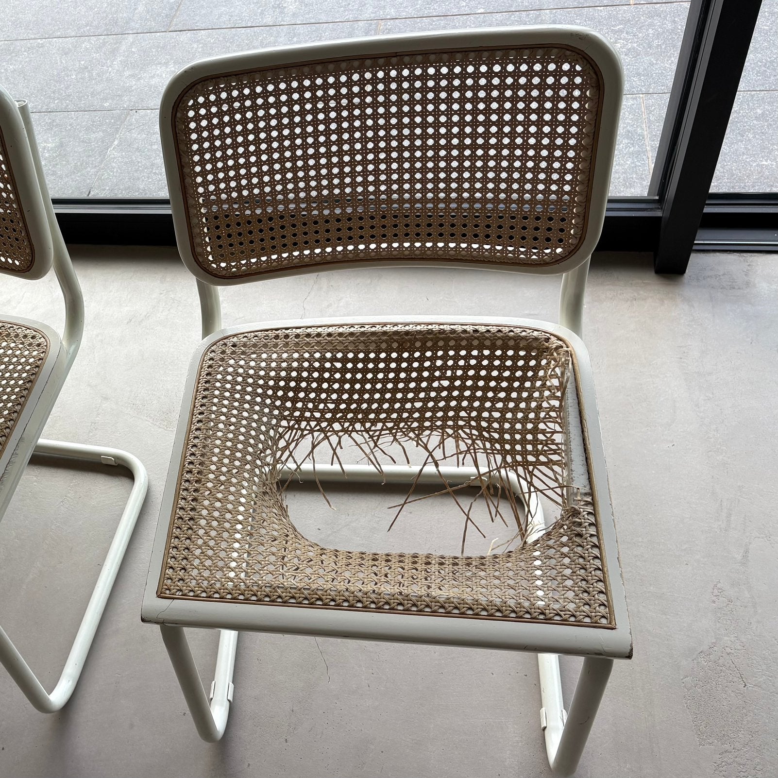 Chaise Cesca - canage a reparer, Enlèvement