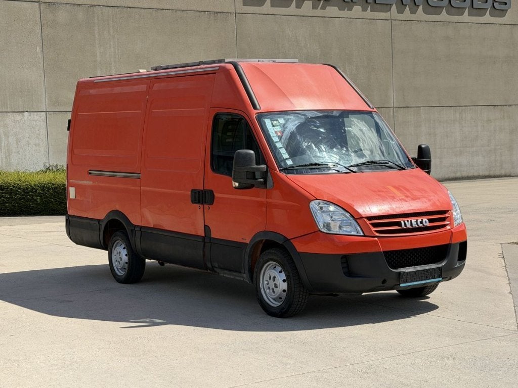 Camper Iveco Daily 2.3L Zonnepanelen Dakraam Zekeringskast, Auto's, Bestelwagens en Lichte vracht, 4 deurs, Elektrische ramen