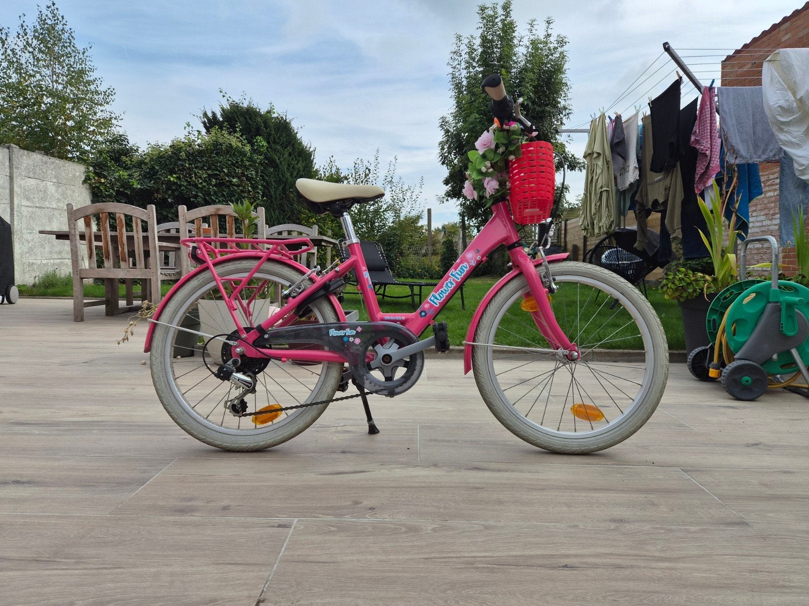 Meisjesfiets 20 inch – roze – met mandje & versnellingen, Ophalen, 20 inch, Versnellingen