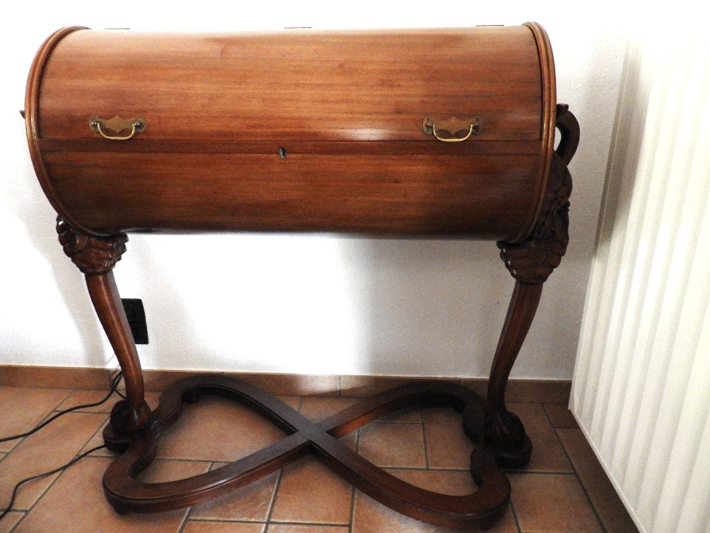 Bureau "bonheur du jour", Enlèvement