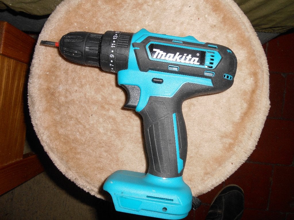 MAKITA foreuse=perceuse=percuteuse., Enlèvement ou Envoi, Neuf