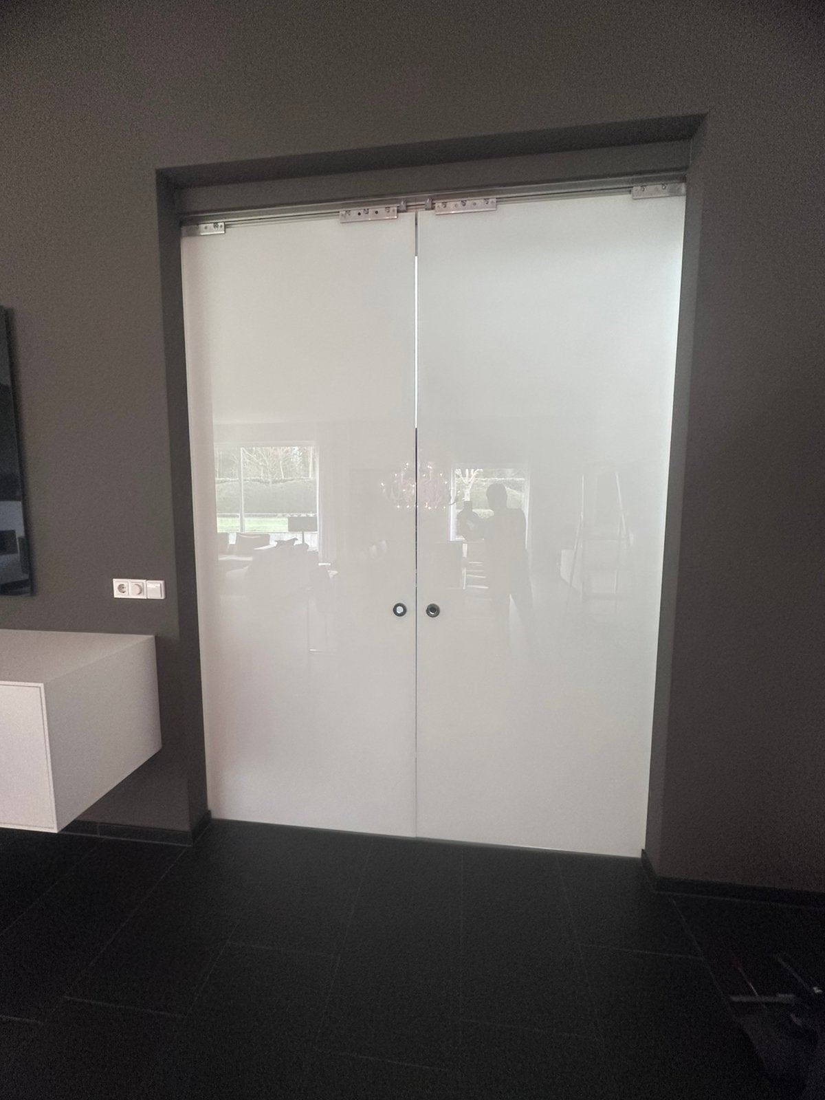 Gratis 4 grote witte glas panelen gelaagd glas 10mm dik, Doe-het-zelf en Bouw, Ophalen, Zo goed als nieuw
