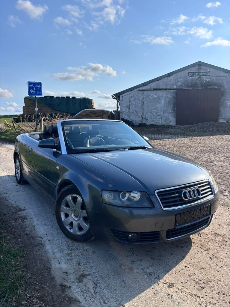 Audi A4 Cabriolet 1.8T essence Cabriolet  cuir 2005 208000km, Autos, Cuir, Achat, Entreprise, Cabriolet