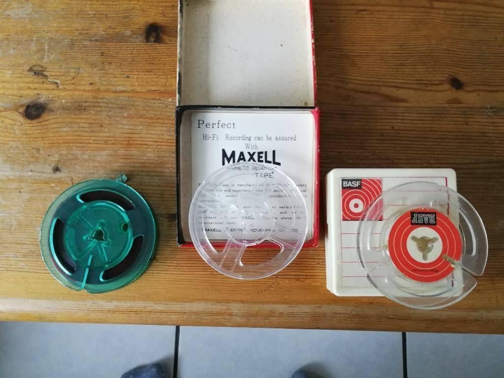 7 kleine spoelen/banden, Enlèvement, Magnétophone