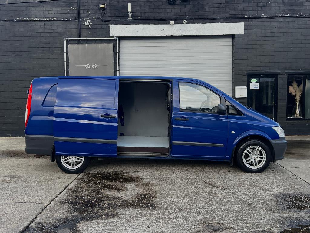 Mercedes vito L3 / 155,000kmb/ LICHTEVRACHT / 3zit, Auto's, Bestelwagens en Lichte vracht, Mercedes-Benz, Bedrijf, Te koop, Trekhaak