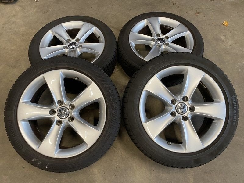 17 inch originele ST Moritz velgen + winterbanden VW Golf 3C, Autos : Pièces & Accessoires, Pneus et Jantes, Pneus hiver, -, 205 mm