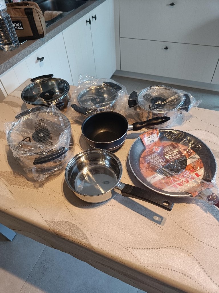 Set kookpotten, Huis en Inrichting, Keuken | Potten en Pannen, Ophalen, Met deksel, Nieuw, Pannenset
