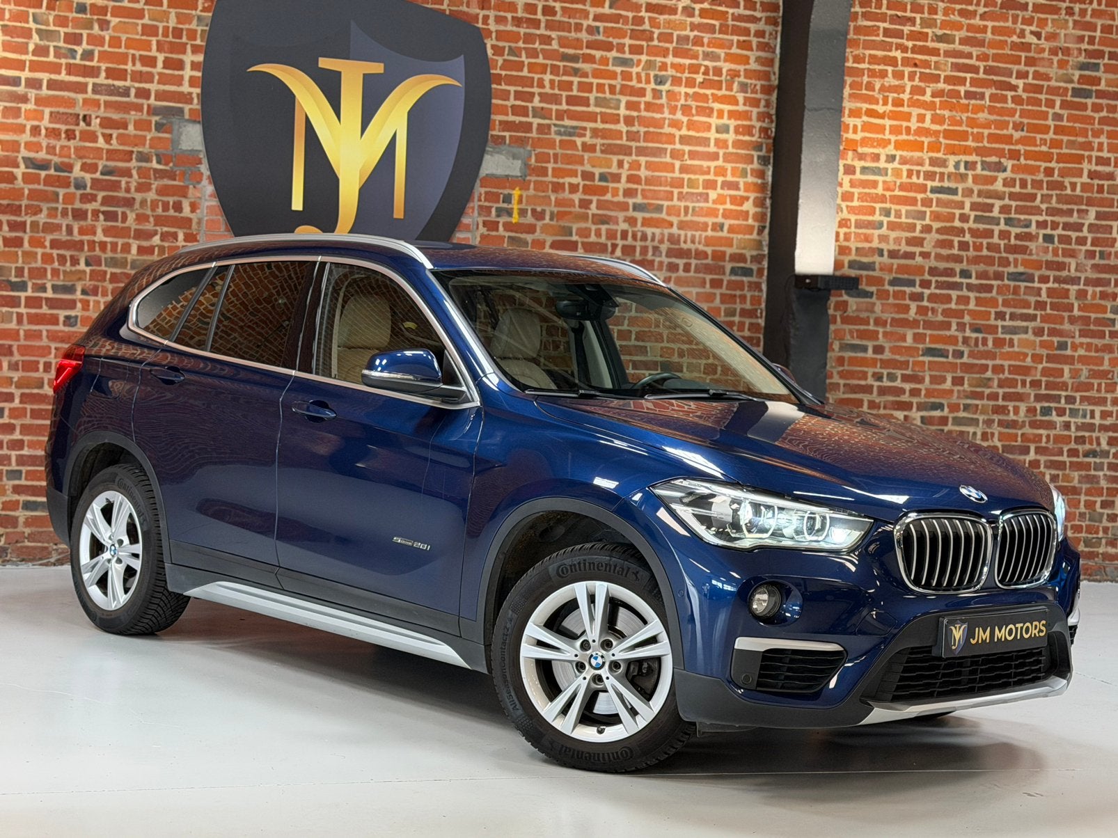 BMW X1 2.0i sDrive - Automatique - LED - 1er propriétaire, Autos, Achat, Entreprise, Entretenue par le concessionnaire, 5 portes