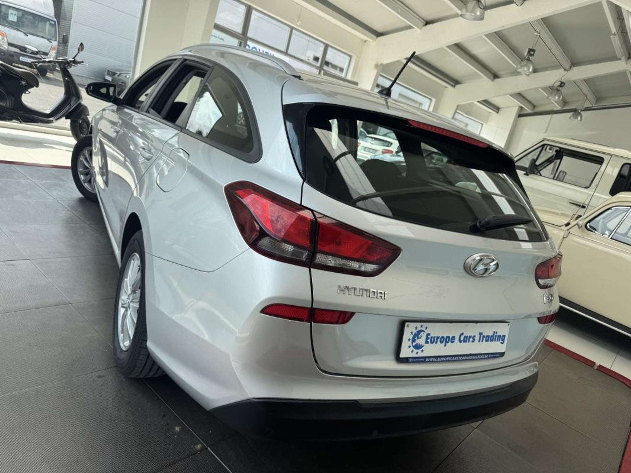 Hyundai i30 SW 1.0T.GDI 120CH ENTRETIEN COMPLET HYUNDAI GAR, Auto's, Stof, Electronic Stability Program (ESP), 120 pk, Bedrijf