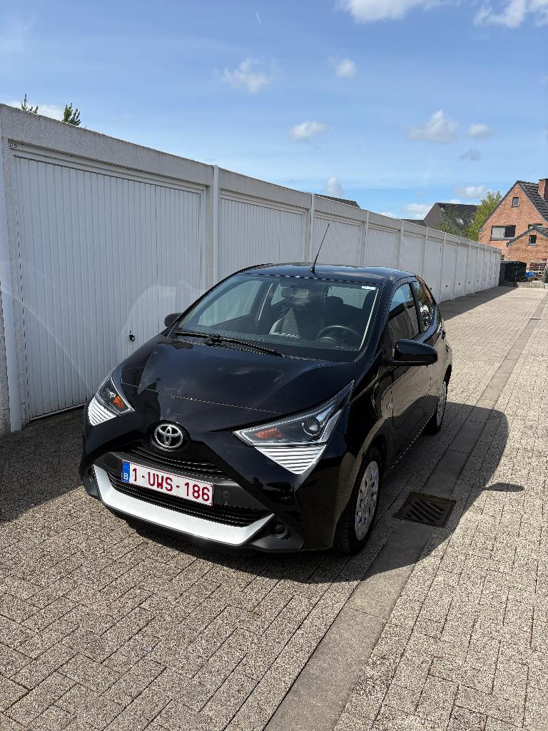 Toyota Aygo, 1e eigenaar, nog onder garantie, Auto's, Toyota, Voorwielaandrijving, Zwart, 93 g/km, Handgeschakeld