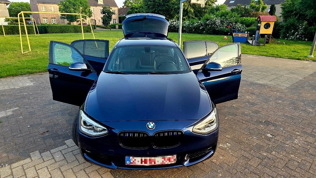 BMW 118i Automaat, LED, Leder, Navi, Stoelverwarming, Auto's, Automaat, Zwart, 4 cilinders, Blauw