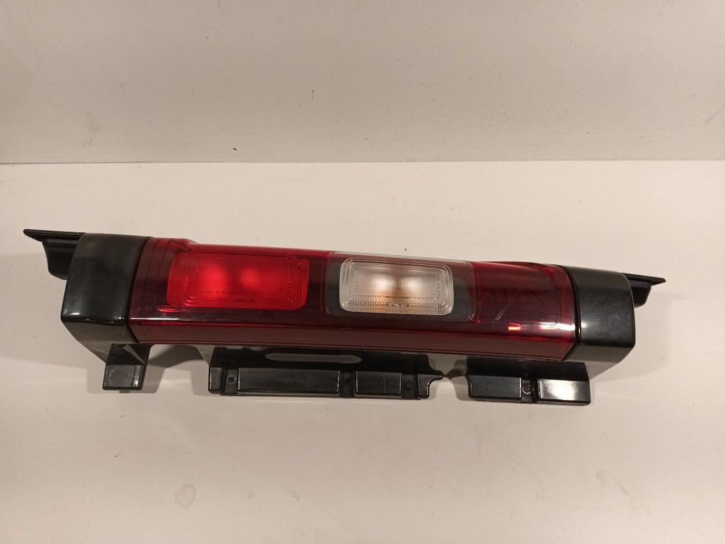Achterlicht links buiten Renault Trafic, Onderdelen@venauto.nl, Van der Ven Autorecycling B.V., Gebruikt, Ettenseweg 76, 4706 PB Roosendaal, The Netherlands