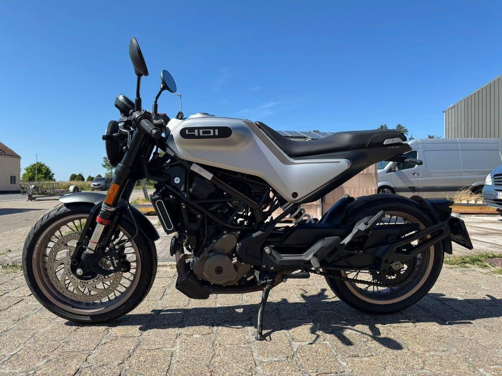 Husqvarna	Svartpilen 401, Motos, Motos | Husqvarna, Entreprise, 400 cm³, 12 à 35 kW