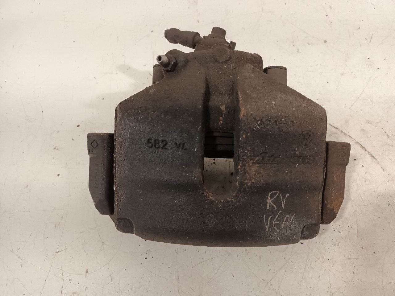 Remklauw rechts voor Volkswagen Scirocco, Onderdelen@venauto.nl, Van der Ven Autorecycling B.V., Ettenseweg 76, 4706 PB Roosendaal, The Netherlands