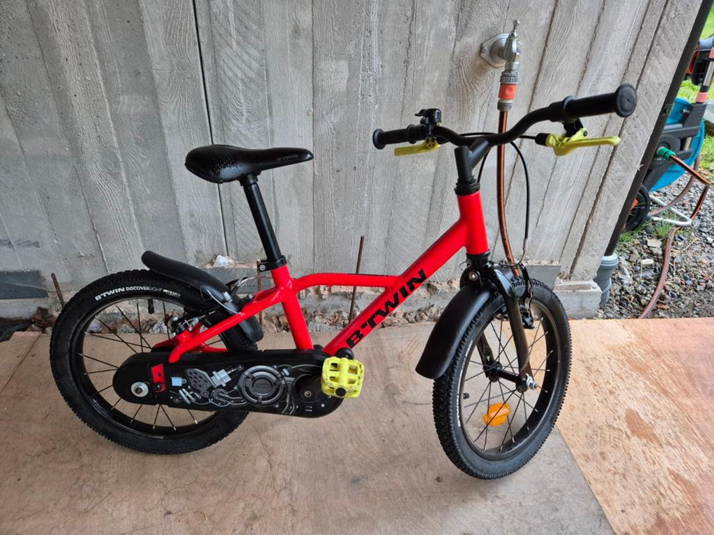 Fiets decathlon 16 inch aluminum frame, Fietsen en Brommers, Fietsen | Kinderfietsjes, Ophalen